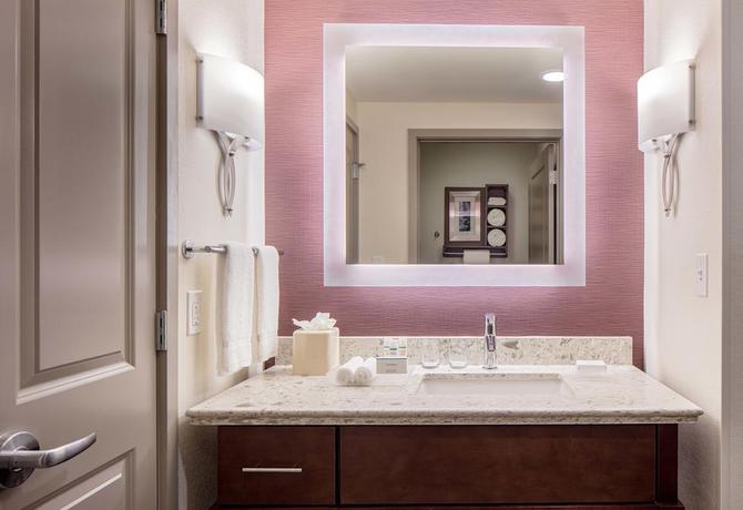 Imagen de la habitación del Hotel Homewood Suites By Hilton New Orleans French Quarter. Foto 7