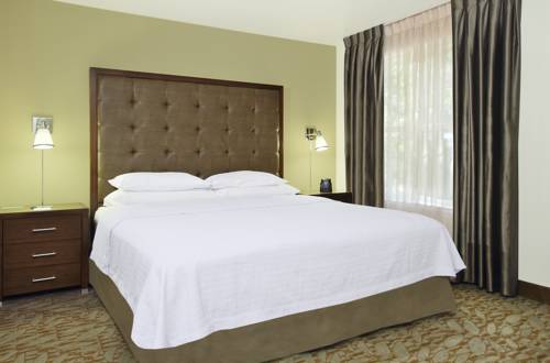 Imagen de la habitación del Hotel Homewood Suites By Hilton Newark Fremont. Foto 2