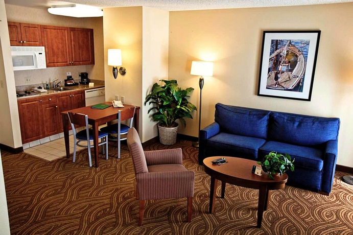 Imagen de los interiores del Hotel Homewood Suites By Hilton Oakland-waterfront. Foto 9