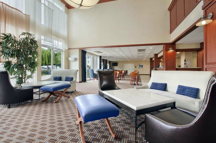 Imagen de los interiores del Hotel Homewood Suites By Hilton Oakland-waterfront. Foto 10
