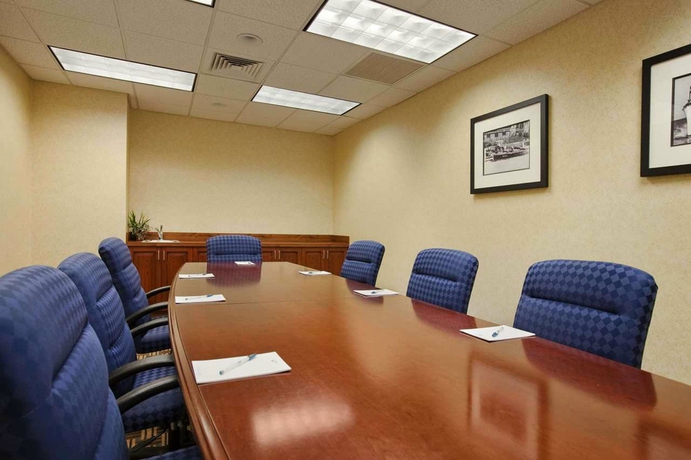 Imagen de los interiores del Hotel Homewood Suites By Hilton Oakland-waterfront. Foto 13