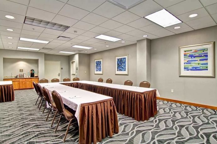 Imagen de los interiores del Hotel Homewood Suites By Hilton Omaha Downtown. Foto 13