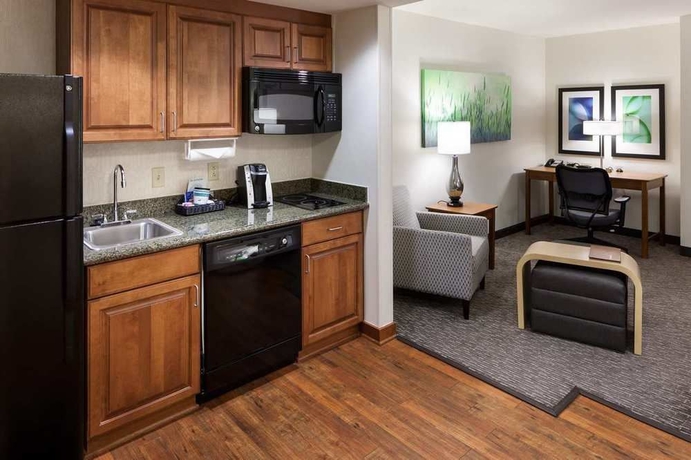 Imagen del bar/restaurante del Hotel Homewood Suites By Hilton Omaha Downtown. Foto 2