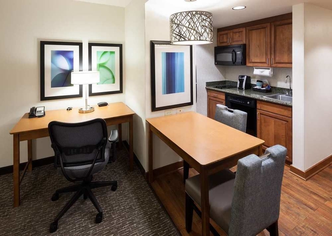 Imagen del bar/restaurante del Hotel Homewood Suites By Hilton Omaha Downtown. Foto 4