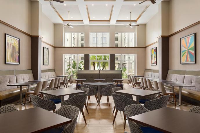 Imagen de los interiores del Hotel Homewood Suites By Hilton Orlando-int'l Drive/convention Center. Foto 8