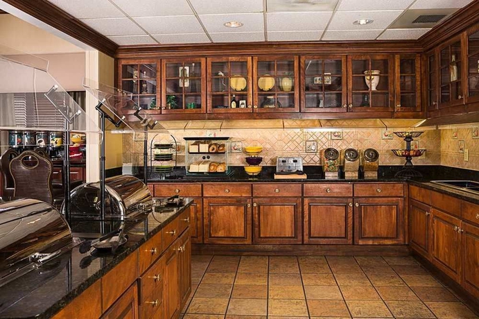 Imagen del bar/restaurante del Hotel Homewood Suites By Hilton Orlando-maitland. Foto 2