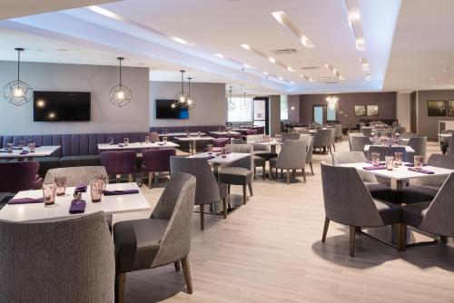 Imagen del bar/restaurante del Hotel Homewood Suites By Hilton Ottawa Downtown. Foto 3