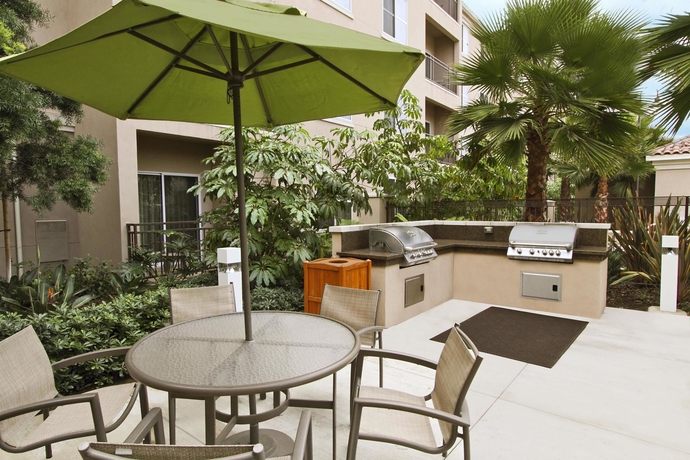 Imagen de los exteriores del Hotel Homewood Suites By Hilton Oxnard/camarillo. Foto 7