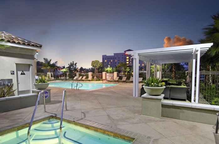 Imagen de la piscina del Hotel Homewood Suites By Hilton Oxnard/camarillo. Foto 16