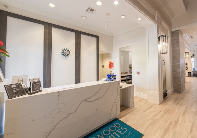 Imagen de los interiores del Hotel Homewood Suites By Hilton Palm Beach Gardens. Foto 17