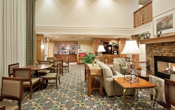 Imagen del bar/restaurante del Hotel Homewood Suites By Hilton Portland Airport. Foto 3