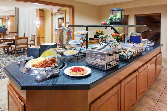 Imagen del bar/restaurante del Hotel Homewood Suites By Hilton Portland Airport. Foto 4