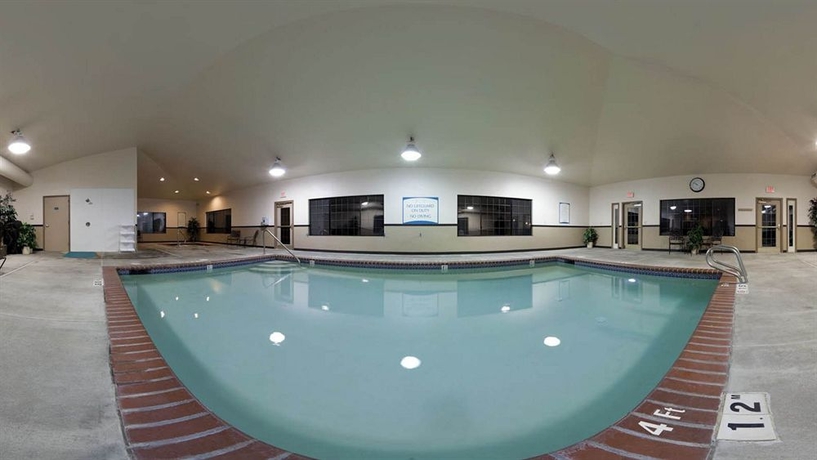 Imagen de la piscina del Hotel Homewood Suites By Hilton Portland Airport. Foto 15