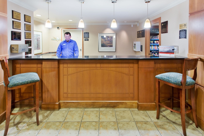 Imagen de los interiores del Hotel Homewood Suites By Hilton Portland Airport. Foto 11