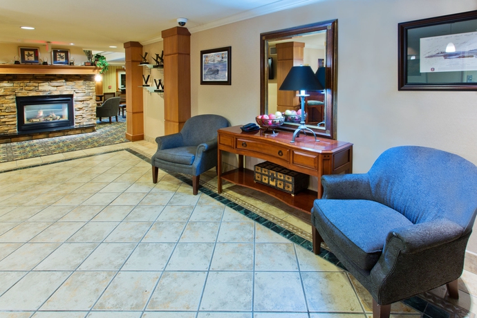 Imagen de los interiores del Hotel Homewood Suites By Hilton Portland Airport. Foto 13