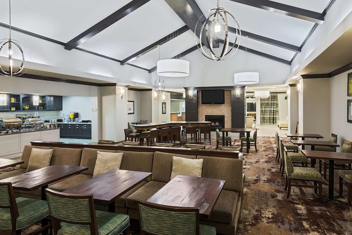 Imagen de los interiores del Hotel Homewood Suites By Hilton Princeton. Foto 19
