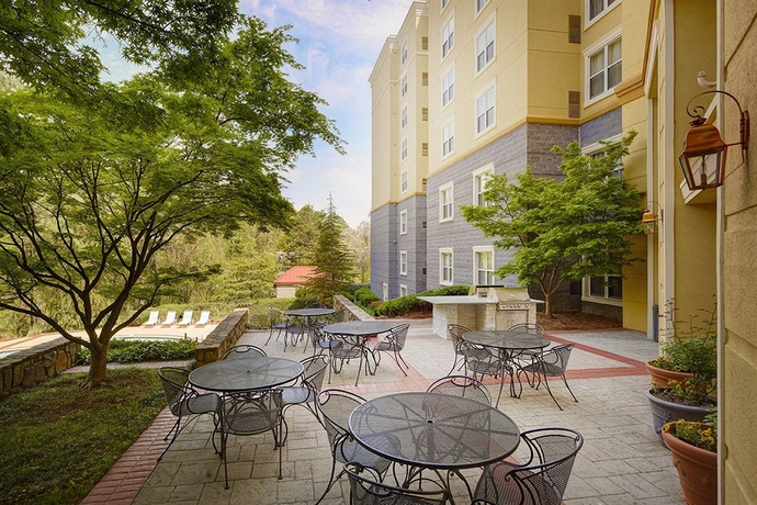 Imagen de los exteriores del Hotel Homewood Suites By Hilton Raleigh - Crabtree Valley. Foto 6