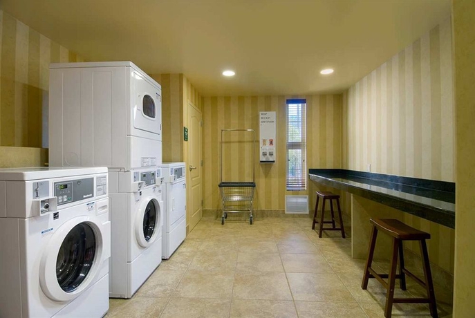 Imagen de los interiores del Hotel Homewood Suites By Hilton Sacramento Airport - Natomas. Foto 10