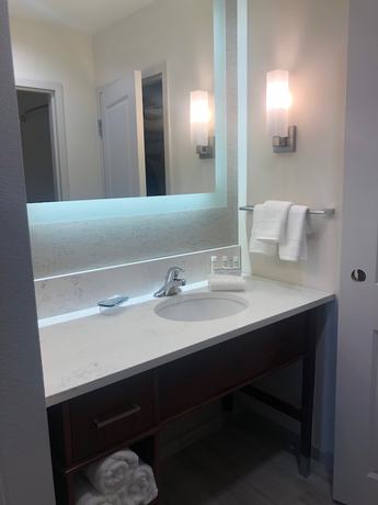 Imagen de la habitación del Hotel Homewood Suites By Hilton Salt Lake City Airport. Foto 2