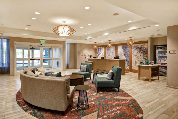 Imagen de los interiores del Hotel Homewood Suites By Hilton Salt Lake City Airport. Foto 19