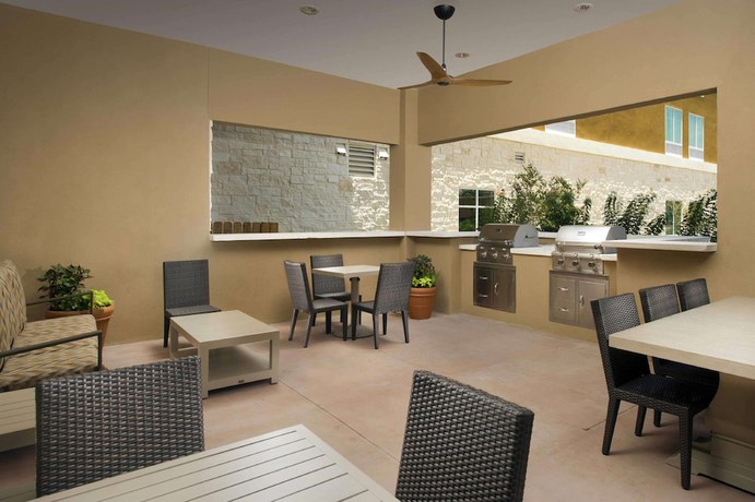 Imagen de los interiores del Hotel Homewood Suites By Hilton San Antonio Airport. Foto 18