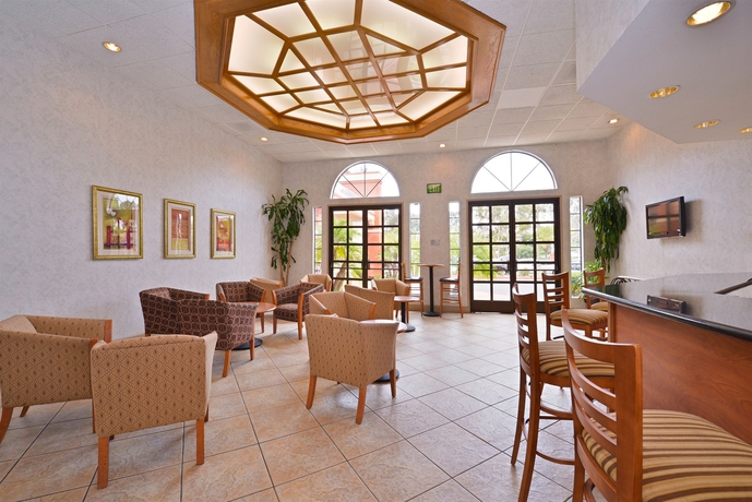 Imagen de los interiores del Hotel Homewood Suites By Hilton San Diego Central. Foto 8