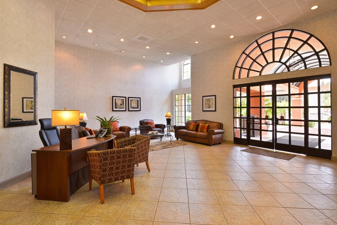 Imagen de los interiores del Hotel Homewood Suites By Hilton San Diego Central. Foto 10