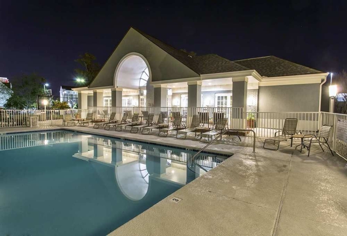 Imagen de la piscina del Hotel Homewood Suites By Hilton Savannah. Foto 16