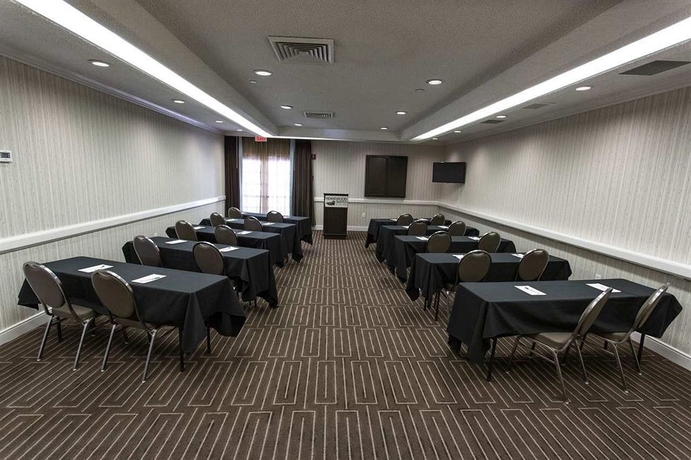 Imagen de los interiores del Hotel Homewood Suites By Hilton Savannah. Foto 13