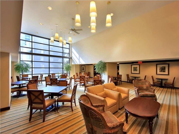 Imagen de los interiores del Hotel Homewood Suites By Hilton Silver Spring. Foto 10