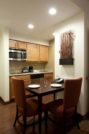 Imagen de la habitación del Hotel Homewood Suites By Hilton St Louis - Galleria. Foto 8