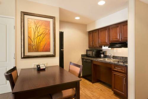 Imagen de la habitación del Hotel Homewood Suites By Hilton St Louis Park At West End. Foto 3