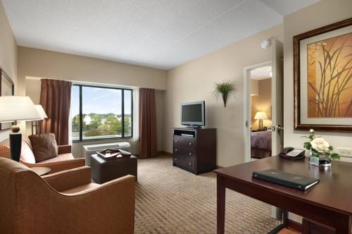 Imagen de la habitación del Hotel Homewood Suites By Hilton St Louis Park At West End. Foto 9