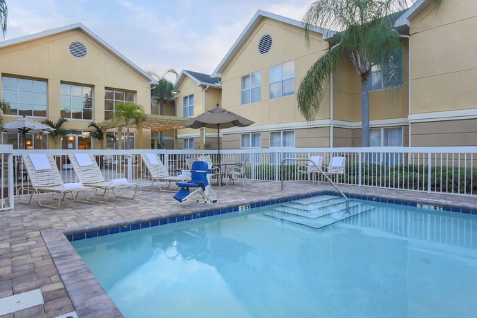 Imagen de la piscina del Hotel Homewood Suites By Hilton St. Petersburg Clearwater. Foto 19