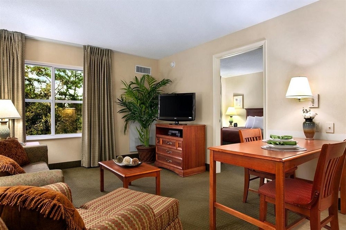 Imagen de los interiores del Hotel Homewood Suites By Hilton Tallahassee. Foto 5