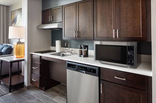 Imagen de la habitación del Hotel Homewood Suites By Hilton Teaneck Glenpointe. Foto 3