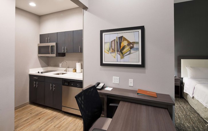 Imagen de la habitación del Hotel Homewood Suites By Hilton Topeka. Foto 2