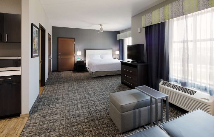 Imagen de la habitación del Hotel Homewood Suites By Hilton Topeka. Foto 3