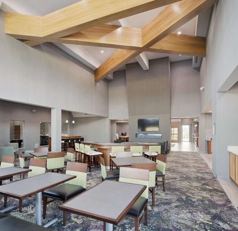 Imagen de los interiores del Hotel Homewood Suites By Hilton Topeka. Foto 14