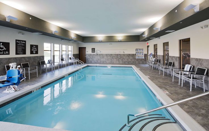 Imagen de la piscina del Hotel Homewood Suites By Hilton Topeka. Foto 19