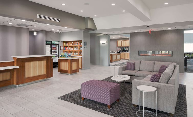 Imagen de los interiores del Hotel Homewood Suites By Hilton Topeka. Foto 18