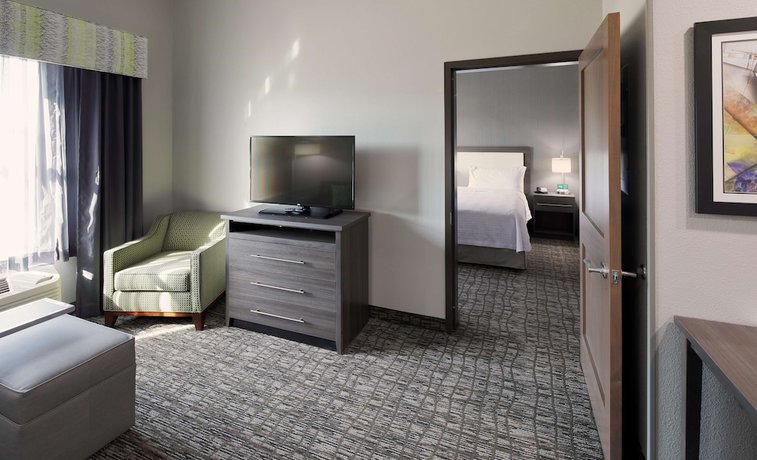 Imagen de la habitación del Hotel Homewood Suites By Hilton Topeka. Foto 10
