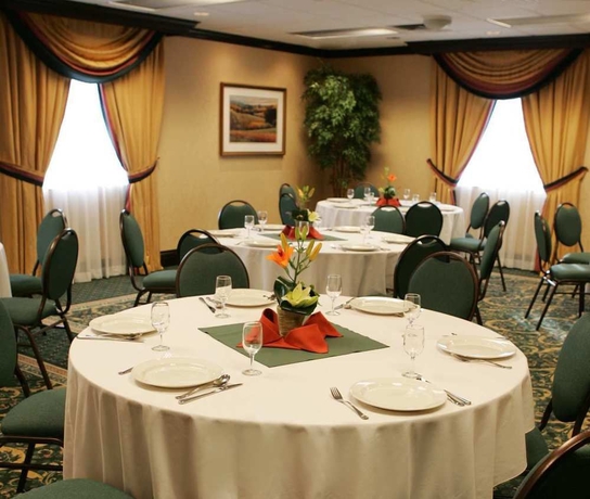 Imagen de los interiores del Hotel Homewood Suites By Hilton Toronto-mississauga. Foto 9