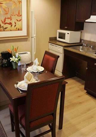 Imagen del bar/restaurante del Hotel Homewood Suites By Hilton Toronto/oakville. Foto 1