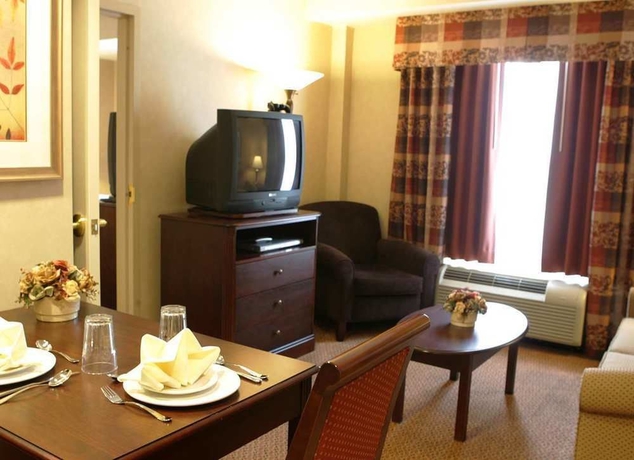 Imagen de la habitación del Hotel Homewood Suites By Hilton Toronto/oakville. Foto 5
