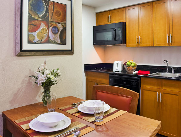 Imagen de la habitación del Hotel Homewood Suites By Hilton Virginia Beach/norfolk Airport. Foto 4