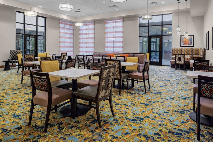 Imagen de los interiores del Hotel Homewood Suites By Hilton Wauwatosa Milwaukee. Foto 18