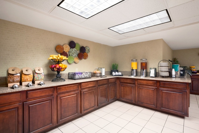 Imagen del bar/restaurante del Hotel Homewood Suites By Hilton Williamsburg. Foto 5