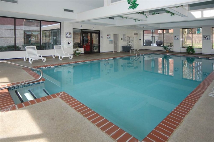 Imagen de la piscina del Hotel Homewood Suites By Hilton Williamsburg. Foto 14