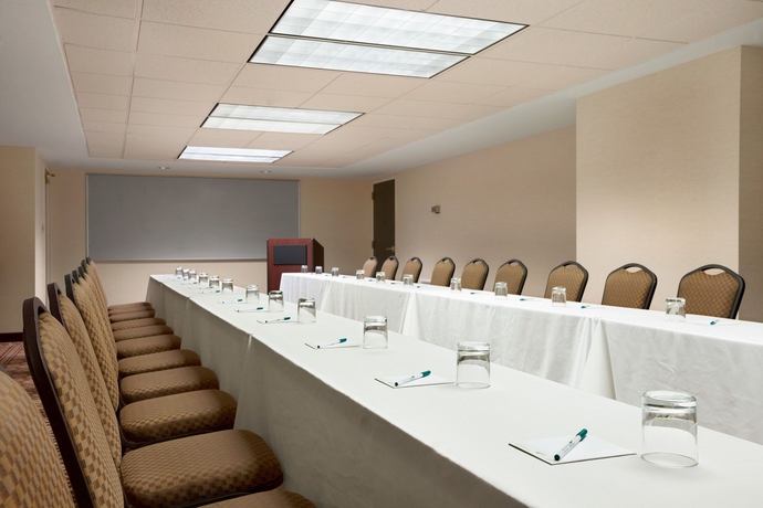 Imagen de los interiores del Hotel Homewood Suites By Hilton Williamsburg. Foto 12